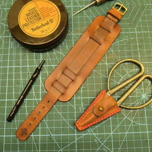 Handmade leather watch strap with integrated cuff for Citizen Bullhead