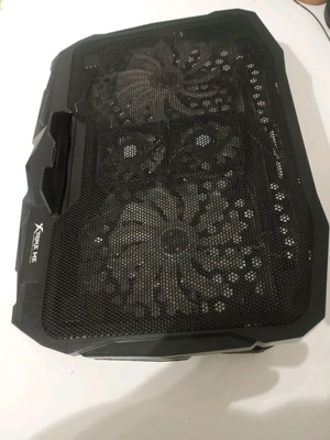 Βάση laptop με ανεμιστήρες σαν καινούργια