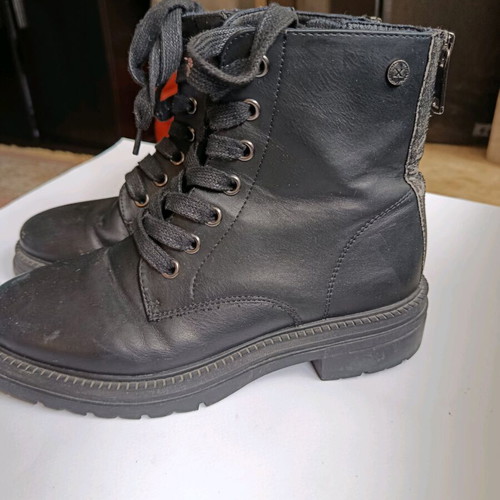 Xti Urban Style leather boots used, size 35, black