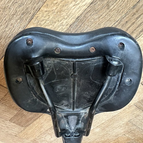 Bicycle saddle used
