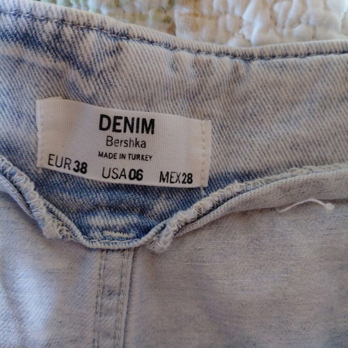 Bershka High-Waist Paperbag Denim Shorts Like New, Size 38 with Free Top
