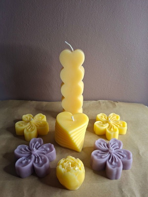 Set of 7 handmade decorative candles yellow and lilac, new