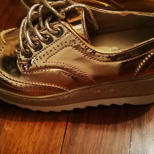 Closed gold platform shoes used, 8 cm heel