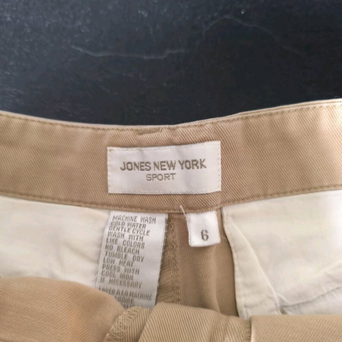 High-Waisted Women's Shorts Jones New York & Gap like new, size XS