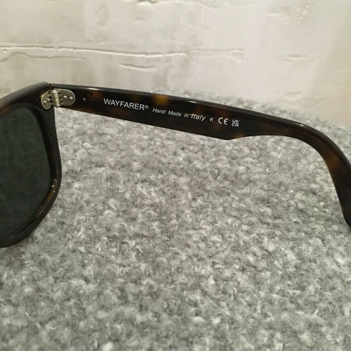Ray-Ban Wayfarer sunglasses like new, unisex, tortoise shell frame
