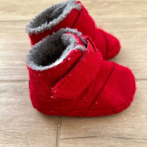 TOMS soft sole baby shoes used, size 19.5