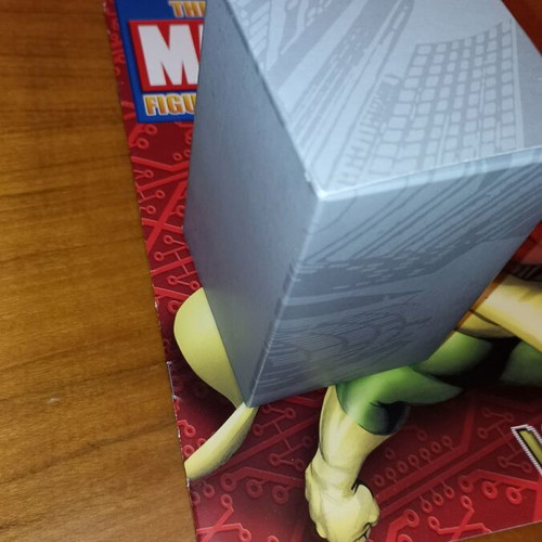 Vision figure Marvel Eaglemoss used with magazine