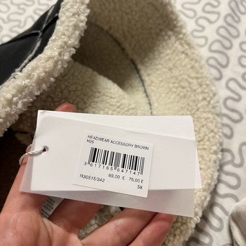 Michael Kors bucket hat size 58cm, black and white