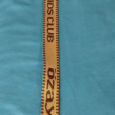 Ozaytac kids belt with embossed crown buckle 75cm like new