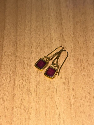 Gold earrings with Bordeaux stone new by Zara