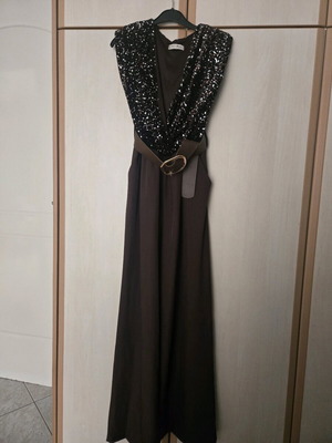 Brown one-piece jumpsuit like new with belt