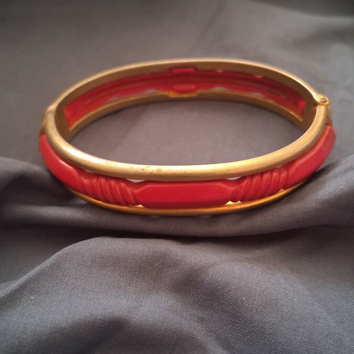 Set of two vintage bracelets, white and red