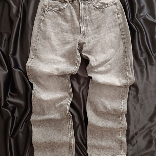 Zara high-waisted straight-leg jeans, gray, size M