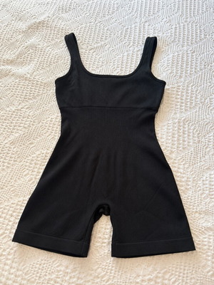 One-piece fitness suit black like new, slim fit