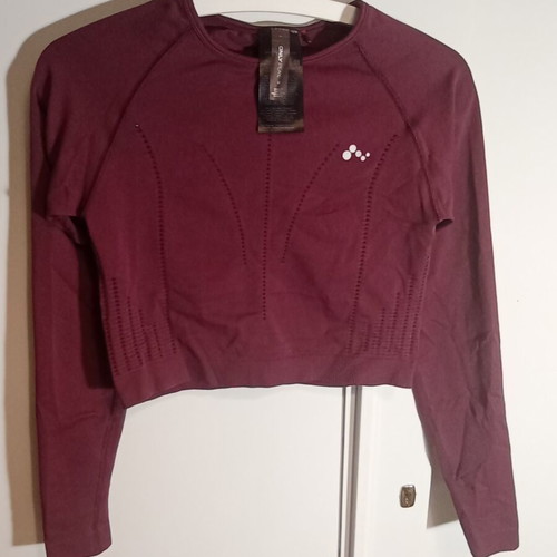 Only sports shirt like new, burgundy, size M