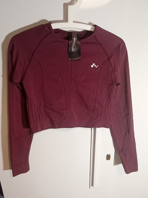 Only sports shirt like new, burgundy, size M