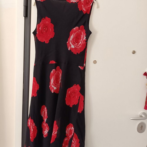 Women's midi dress with red roses, like new, size L-XL
