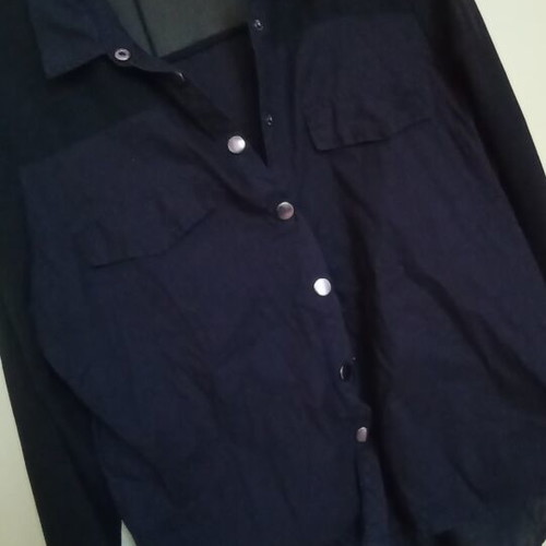 Yes no black shirt used with transparency, size XS