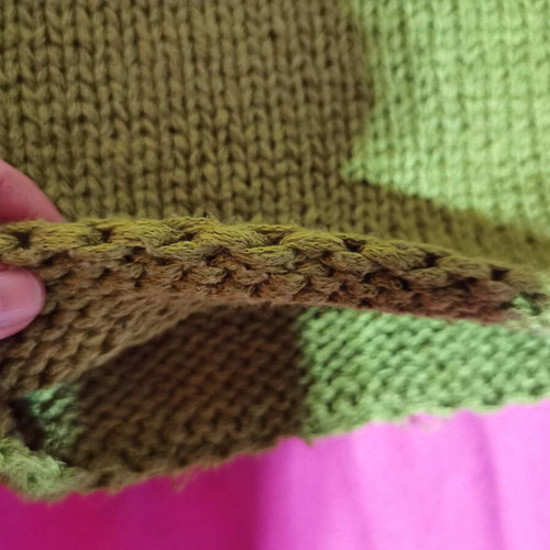 Handknitted children's sweater for 2-3 years old like new, green