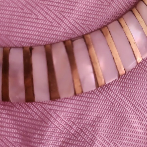 Choker with mother of pearl
