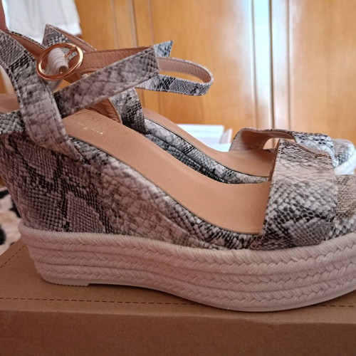 Platform sandals like new, white and grey, size 38