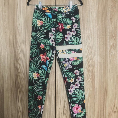 Multicolor fitness leggings used, size medium