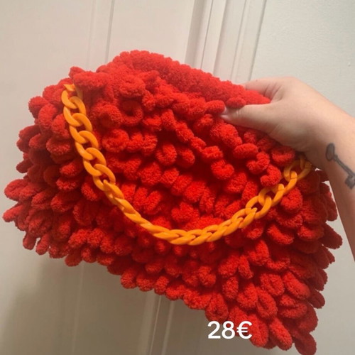 Puffy handbag with unique tortoiseshell chain, new, 20x30cm
