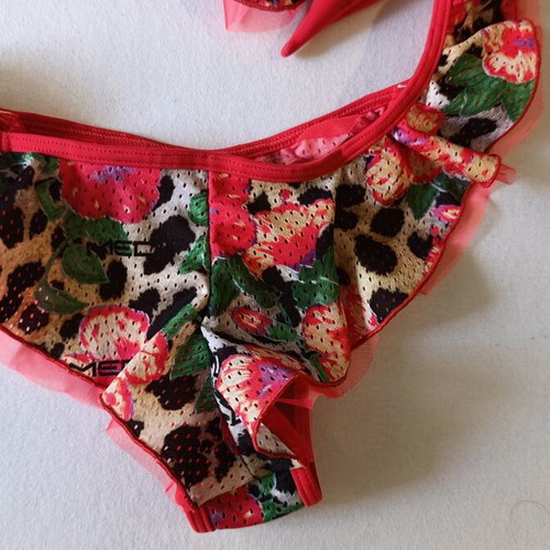 Med bikini red size small new