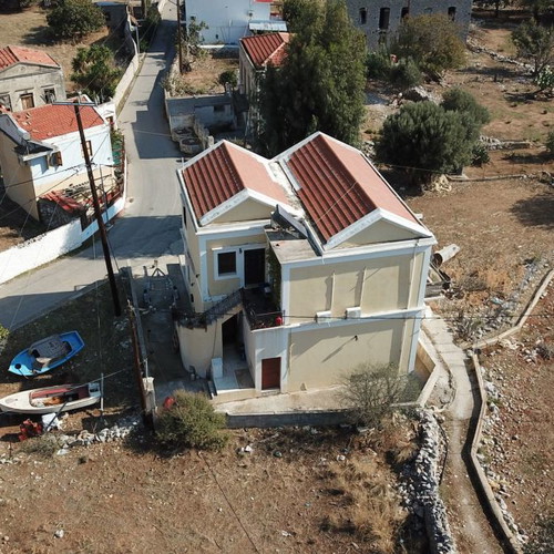 Διώροφη μονοκατοικία 208 τμ με θέα στο Πέδι Σύμης