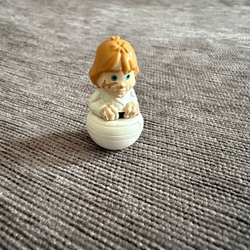 LEGO Star Wars Din Djarin and Star Wars Rollinz Luke Skywalker figures