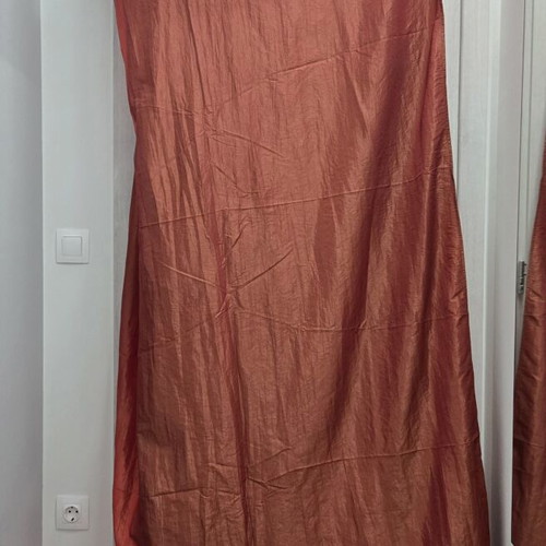 Red curtain 140x270 cm with loops, shiny fabric