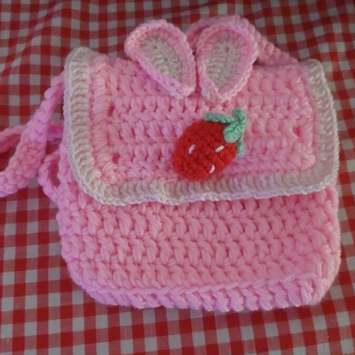 Knitted crossbody bag new pink with strawberry