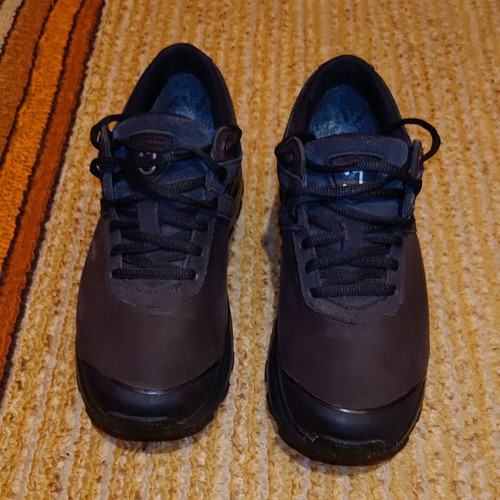 Joya sports shoes black, like new, size 38