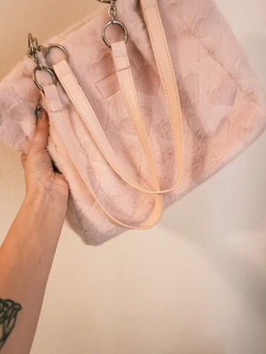 Kawaii shoulder handbag like new, pink