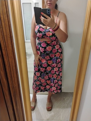 Pink Woman dress large size like new with small cutout below bust
