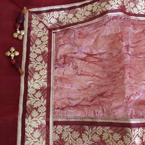 Christmas tablecloth like new, size 106x112