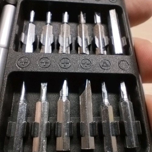 Small screwdrivers set with 24 bits new in case