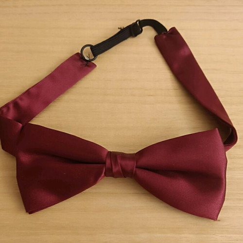 Silk bow tie burgundy like new