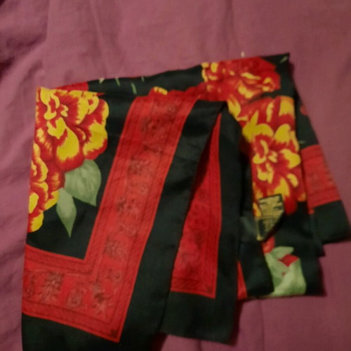 Tie Rack scarf like new, square, black and red