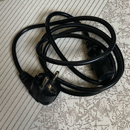 Cable with 3 sockets used