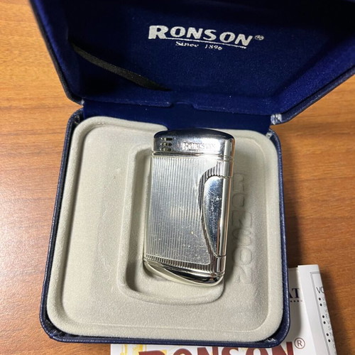 Ronson lighter like new, authentic