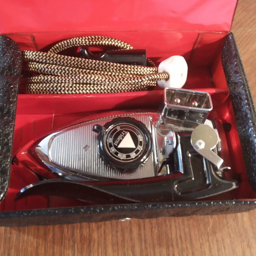 Trident travel iron brand new with leather case