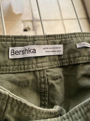 Bershka women's straight-leg pants green like new, size S