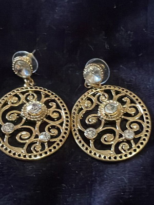 A&D round stud earrings steel with brilliant new
