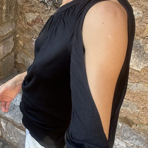 Y2K black off shoulder top with cut out sleeves like new