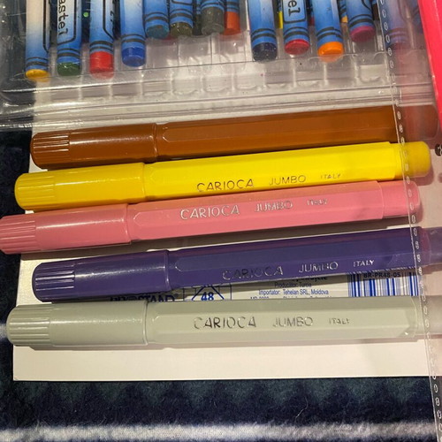 Markers and crayons like new with unused pencils