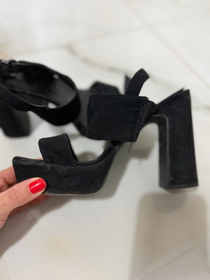 Black sandals used with thick 10 cm heel, comfortable