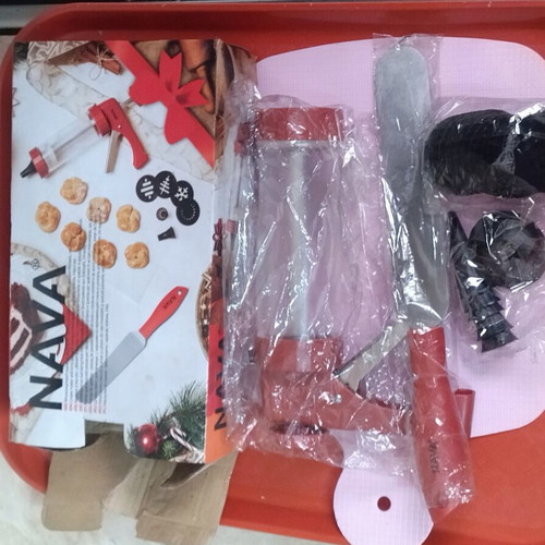 NAVA Misty Cookie Press Set like new with large tray and cutter