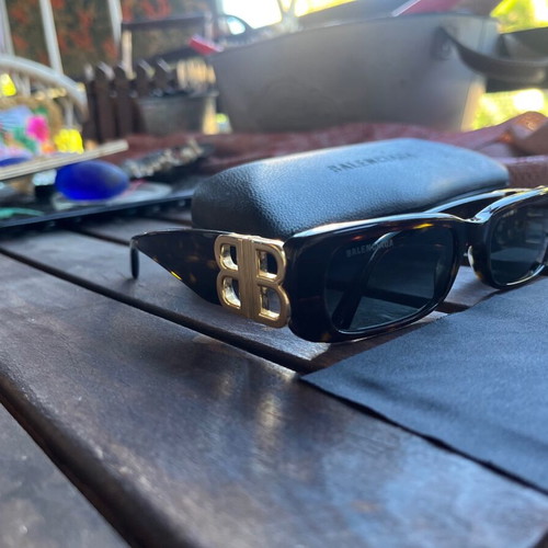 Balenciaga Limited Edition sunglasses like new with animal print