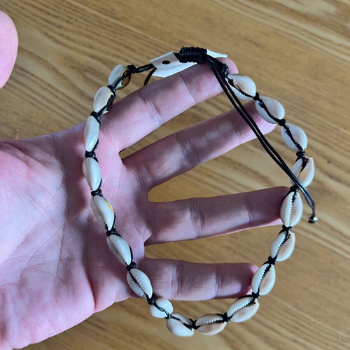 Summer shell necklace new with adjustable cord black and beige